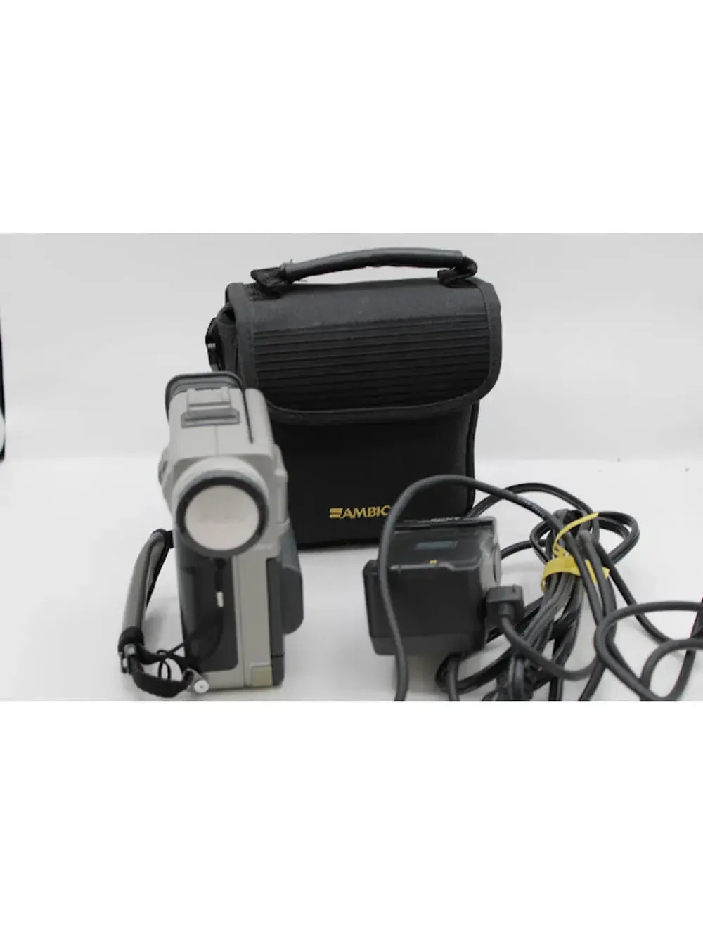 Sony Handycam DCR-PC7 NTSC Mini DV Camcorder w/ Case,Powers on but rest untested